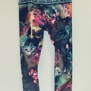 Nanette Lepore Yoga Pants Size SP. Floral print.